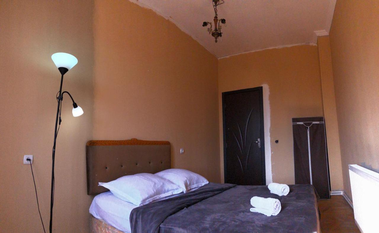 Lucky Family Hotel Tbilisi Exteriör bild