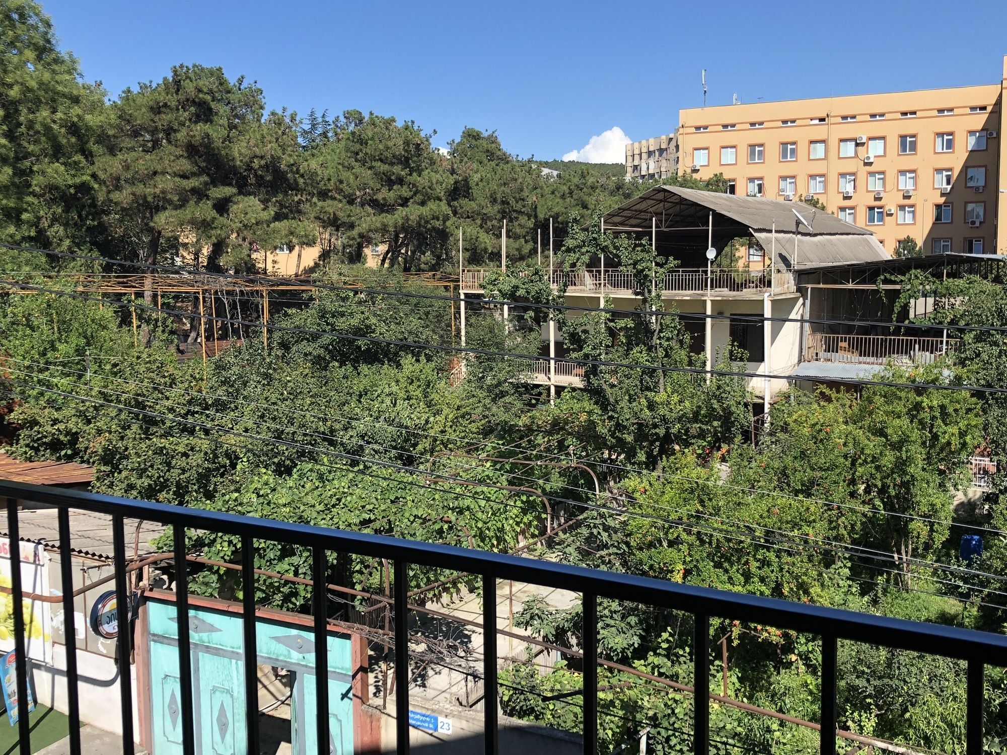 Lucky Family Hotel Tbilisi Exteriör bild